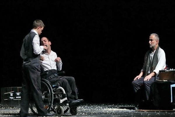 هنوز آماده نیست///جهت انتشار برای پنجشنبه یا جمعه با تایید خانم بختیاری////یک قرن «پاراتئاتر» در ایران؛ هنری که معنای «بودن» را برای معلولان هجی می‌کند