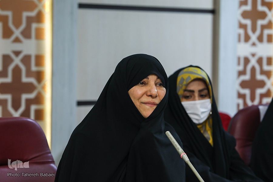 پوشش، حیا و غیرت؛ مثلث حفاظتی خانواده در سیره فاطمی