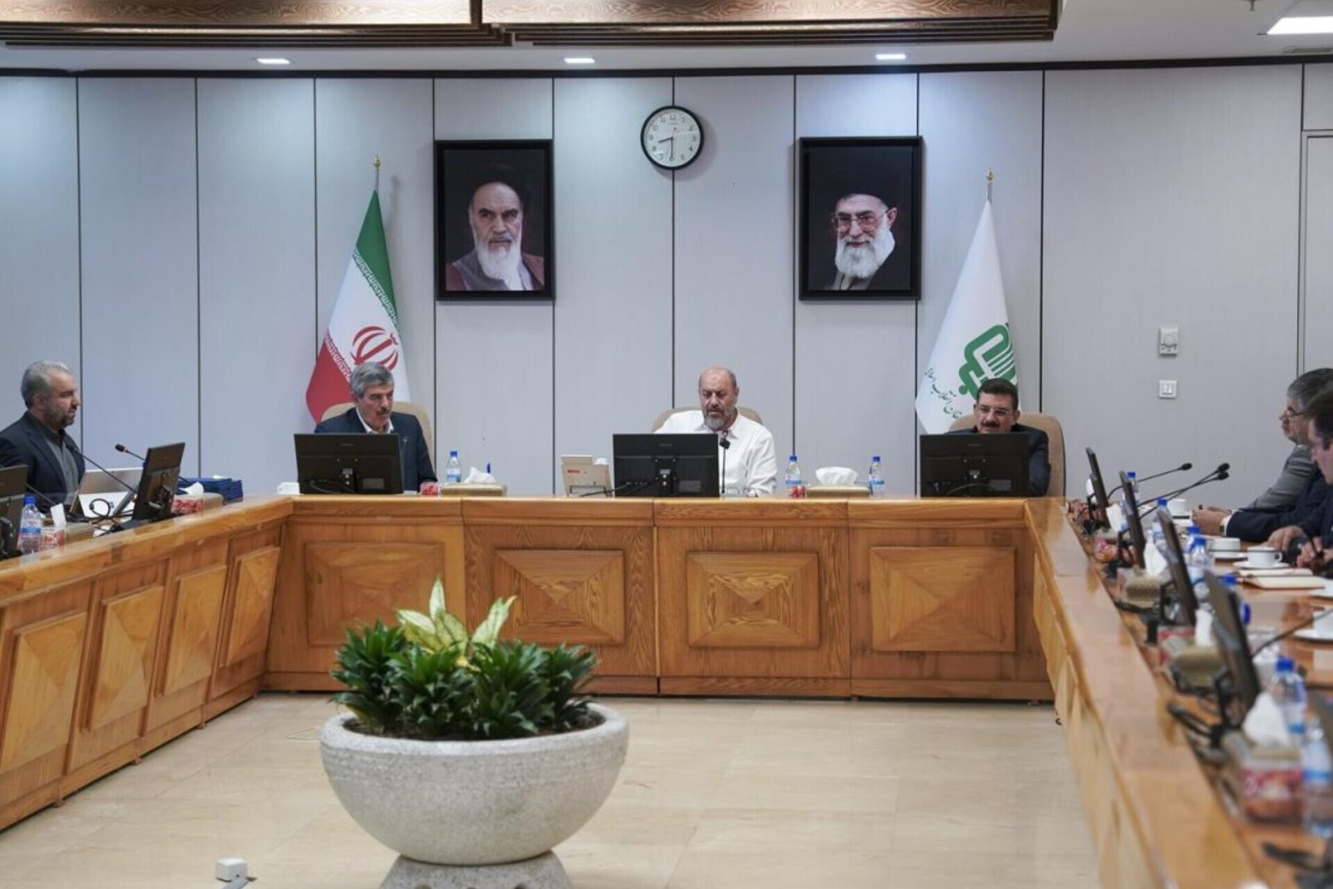 مردمی‌سازی اقتصاد ملی با مشارکت بنیاد مستضعفان