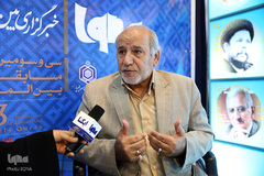 حضور استاد محمدعلی دهدشتی پیشکسوت قرآنی در غرفه ایکنا