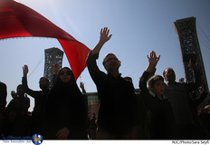 عزاداری مردم حسینی  در ظهر روز عاشورا