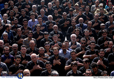 عزاداری مردم حسینی  در ظهر روز عاشورا