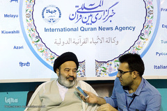 حجت الاسلام نواب مهمانان ایکنا در دومین روز نمایشگاه مطبوعات
