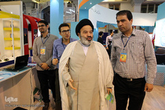 حجت الاسلام نواب مهمانان ایکنا در دومین روز نمایشگاه مطبوعات
