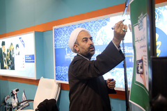 برپایی کارگاه آموزش خبرنگاری در غرفه ایکنا با حضور حجت الاسلام زائری