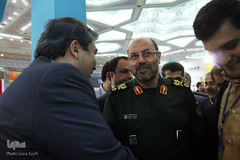 بازدید وزیر دفاع از غرفه ایکنا در چهارمین روز نمایشگاه مطبوعات