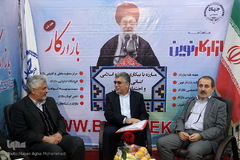 بازدید دکتر طیبی مدیر جهاد دانشگاهی از نمایشگاه مطبوعات