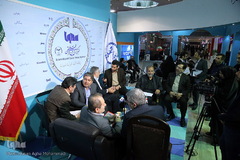 بازدید دکتر طیبی مدیر جهاد دانشگاهی از غرفه خبرگزاری ایکنا در نمایشگاه مطبوعات