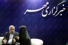 بازدید دکتر طیبی مدیر جهاد دانشگاهی از نمایشگاه مطبوعات