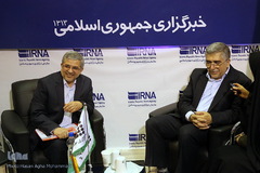 بازدید دکتر طیبی مدیر جهاد دانشگاهی از نمایشگاه مطبوعات