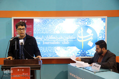 مناظره دانشجویی در غرفه ایکنا ـ نمایشگاه مطبوعات