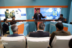 مناظره دانشجویی در غرفه ایکنا ـ نمایشگاه مطبوعات