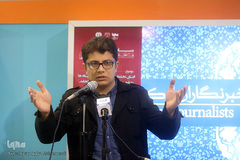 مناظره دانشجویی در غرفه ایکنا ـ نمایشگاه مطبوعات