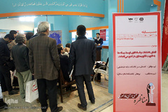 مناظره دانشجویی در غرفه ایکنا ـ نمایشگاه مطبوعات