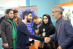 مناظره دانشجویی در غرفه ایکنا ـ نمایشگاه مطبوعات