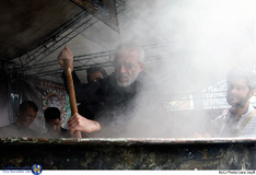 تجمع عزاداران فاطمی در میدان امام حسین (ع)