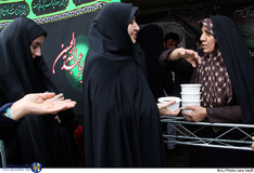 تجمع عزاداران فاطمی در میدان امام حسین (ع)