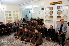 سوگ‌نشینی قاریان قرآن در سومین شب شهادت امام حسین(ع)