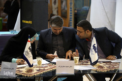 مناظره دانشجویی در غرفه ایکنا