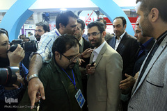 حضور جهرمی،وزیر ارتباطات و فن آوری اطلاعات در غرفه خبرگزاری ایکنا