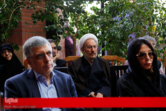 علی یونسی و غلامحسین کرباسچی در مراسم تشییع پیکر داریوش شایگان

