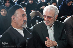 غلامحسین ابراهیمی دینانی، چهره ماندگار فلسفه و حجت الاسلام  سیدمحمود دعایی، مدیر مسئول روزنامه اطلاعات در  مراسم تشییع پیکر مرحوم حجت الاسلام «احمد احمدی»