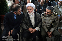 سرلشکر سید عبدالرحیم موسوی، فرمانده  ارتش و عباس آخوندی، وزیر راه و شهرسازی در مراسم تشییع پیکر مرحوم حجت الاسلام «احمد احمدی» 