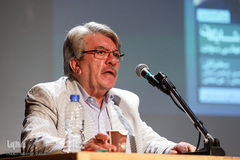 محمد صنعتی روانپزشک، نویسنده، منتقد ادبی و دانشیار دانشگاه علوم پزشکی تهران