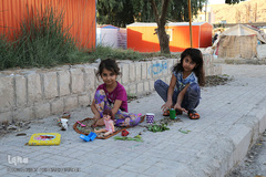 کودکان زلزله زده یک پارک در بلوار بسیج