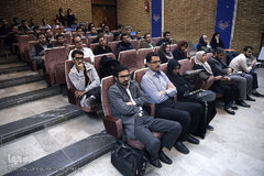 نشست در دام فقر