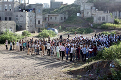خانه معلمی مدرسه ۷۰۰ دانش‌آموز یمنی شد