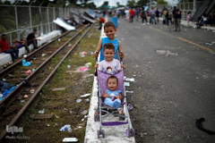 خطر در کمین کودکان / کاروان مهاجر به سمت مرز ایالات متحده-مکزیک