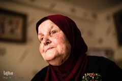 ام ناصر می‌گوید: وقتی چشمان من به تدریج توان دیدن را از دست می‌داد، نمی خواستم به پسرم بگویم، نمی‌خواستم او را نگران کنم. وقتی برای ملاقات به زندان رفتم، من فقط وانمود می‌کردم که می‌توانم او را ببینم." دخترش بعدا به برادر اسیرش در مورد مشکل بینایی مادرش گفت.