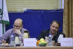 از راست محمد حسین سعیدیان و سیدعباس میرداماد در مرحله فینال مسابقات دارالقرآن امام علی(ع)