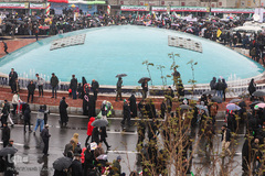 به وقت چهل سالگی؛ تهران، خیابان انقلاب