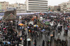 به وقت چهل سالگی؛ تهران، خیابان انقلاب