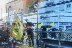 به وقت چهل سالگی؛ تهران، خیابان انقلاب