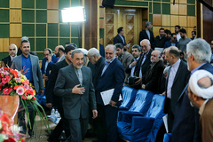 علی‌اکبر ولایتی، رئیس هیئت امنا و هیئت مؤسس دانشگاه آزاد اسلامی در همایش چلچراغ انقلاب اسلامی