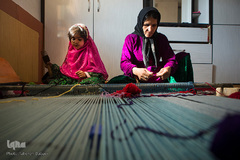 وی همراه عروس خود طوبی عیدی‌وند به اشتغال خانگی مشغول است. در حال حاضر او به همراه نوه اش مشغول بافت گلیم است که یکی از صنایع دستی مردم این منطقه است و از این راه امرار معاش می‌کنند. آنها محصولات خود را در نمایشگاه صنایع دستی به فروش می‌رسانند.