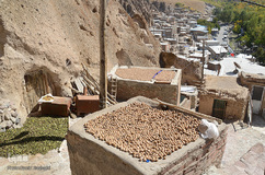 زندگی در دل صخره (روستای کندوان)