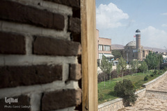 مسجد صاحب الامر، ایستاده در تاریخ