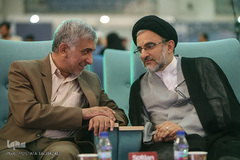 از راست حجت‌الاسلام سیدمهدی خاموشی، رییس سازمان اوقاف‌و‌امور خیریه و عبدالهادی فقهی‌زاده، معاون قرآن و عترت وزارت فرهنگ و ارشاد اسلامی در اختتامیه طرح ملی بشارت ۱۴۵۲