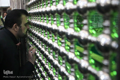 ادای احترام شرکت‌کنندگان در مسابقات بین‌المللی قرآن به امام راحل
