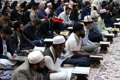 محفل انس با قرآن  شرکت‌کنندگان در مسابقات بین‌المللی قرآن در حرم امام راحل
