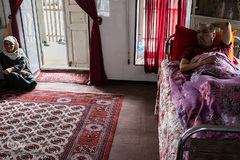 جلیل ارس نژاد متولد 1364 دومیدانی کار، ساکن شهر گمیشان سیزده سال پیش در سانحه تصادف دچار ضایع نخاعی شد. تماشای فوتبال از سرگرمی‌های هر روز اوست.