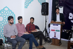 دومین روز از مسابقات مناظره دانشجویی در غرفه ایکنا در دهمین روز نمایشگاه قرآن کریم