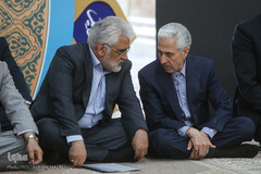 از راست منصور غلامی، وزیر علوم، تحقیقات و فناوری و محمدمهدی طهرانچی، رییس دانشگاه آزاد اسلامی در تجدیدمیثاق دانشگاهیان با آرمان‌های حضرت امام خمینی(ره)