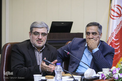 از راست احمد ابوالقاسمی، مدیر سابق رادیو قرآن و مهدی قره‌شیخلو، رئیس سازمان دارالقرآن الکریم در نشست «بررسی فعالیت‌های قرآنی و غفلت‌ رسانه‌ها»