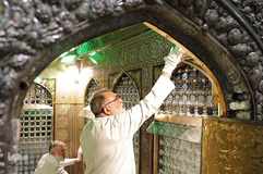 آیین غبارروبی مضجع مطهر رضوی