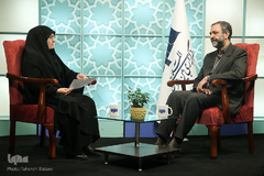 خبرنگاران مشغول کارند